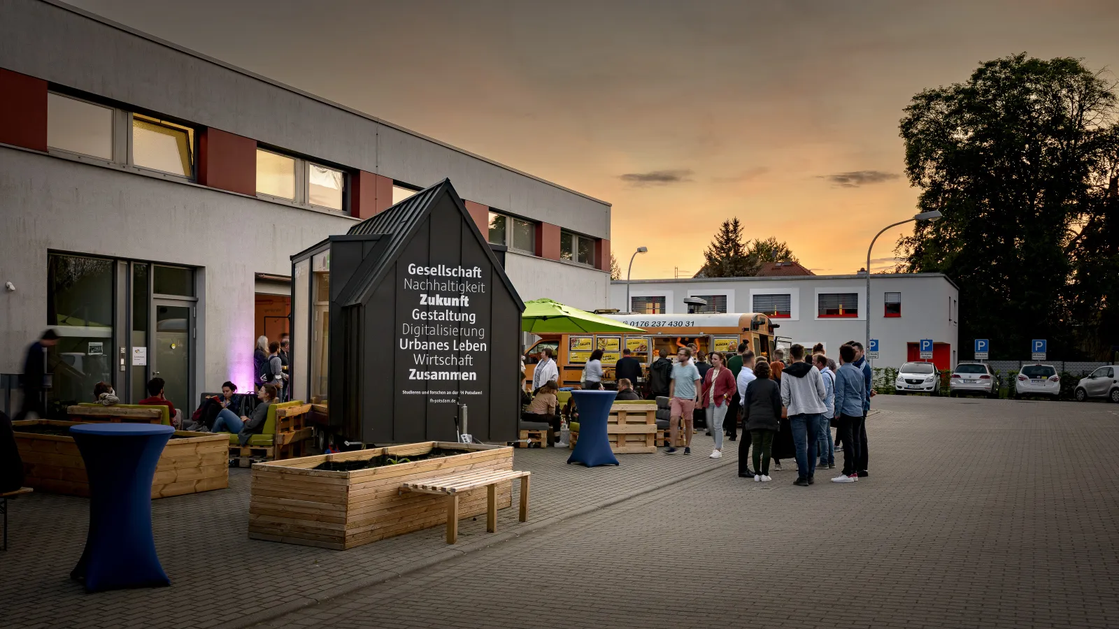 Das FHP Mobil am 13.05.2022 beim Science Slam der Präsenzstelle Luckenwalde