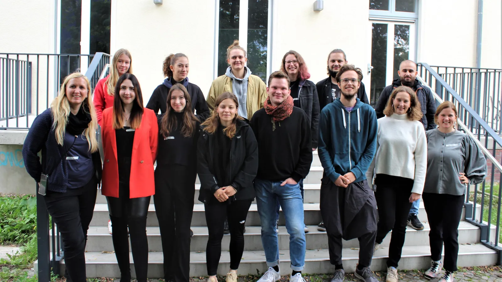 Gruppenbild mit Student*innen und Mitarbeiter*innen der FHP