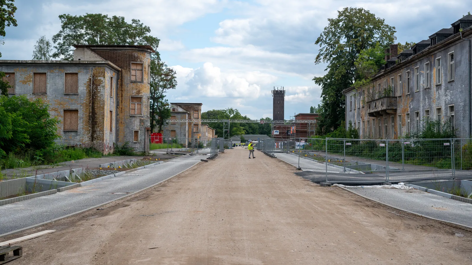 Ein Blick auf die Bestandsgebäude der Stadt von Morgen Krampnitz