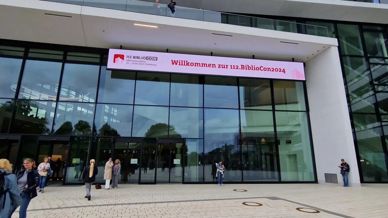 Eingangsbereich der BiblioCon 2024 in Hamburg