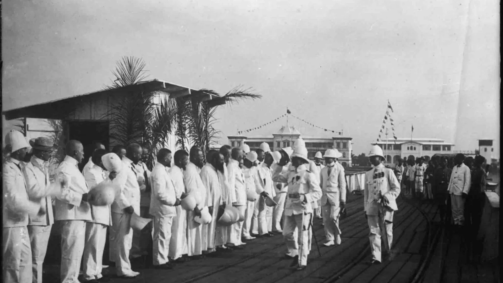  Abreise des Gouverneurs auf der Landungsbrücke in Lome, Togo