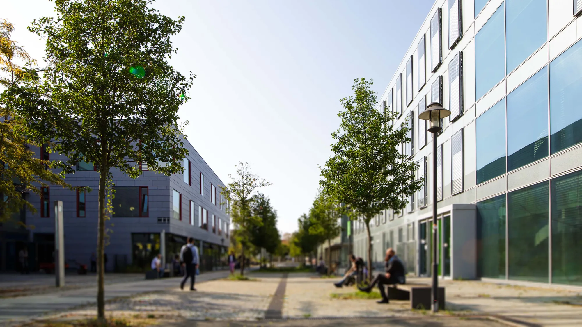 Campus der FH Potsdam mit Hauptgebäude und Haus D