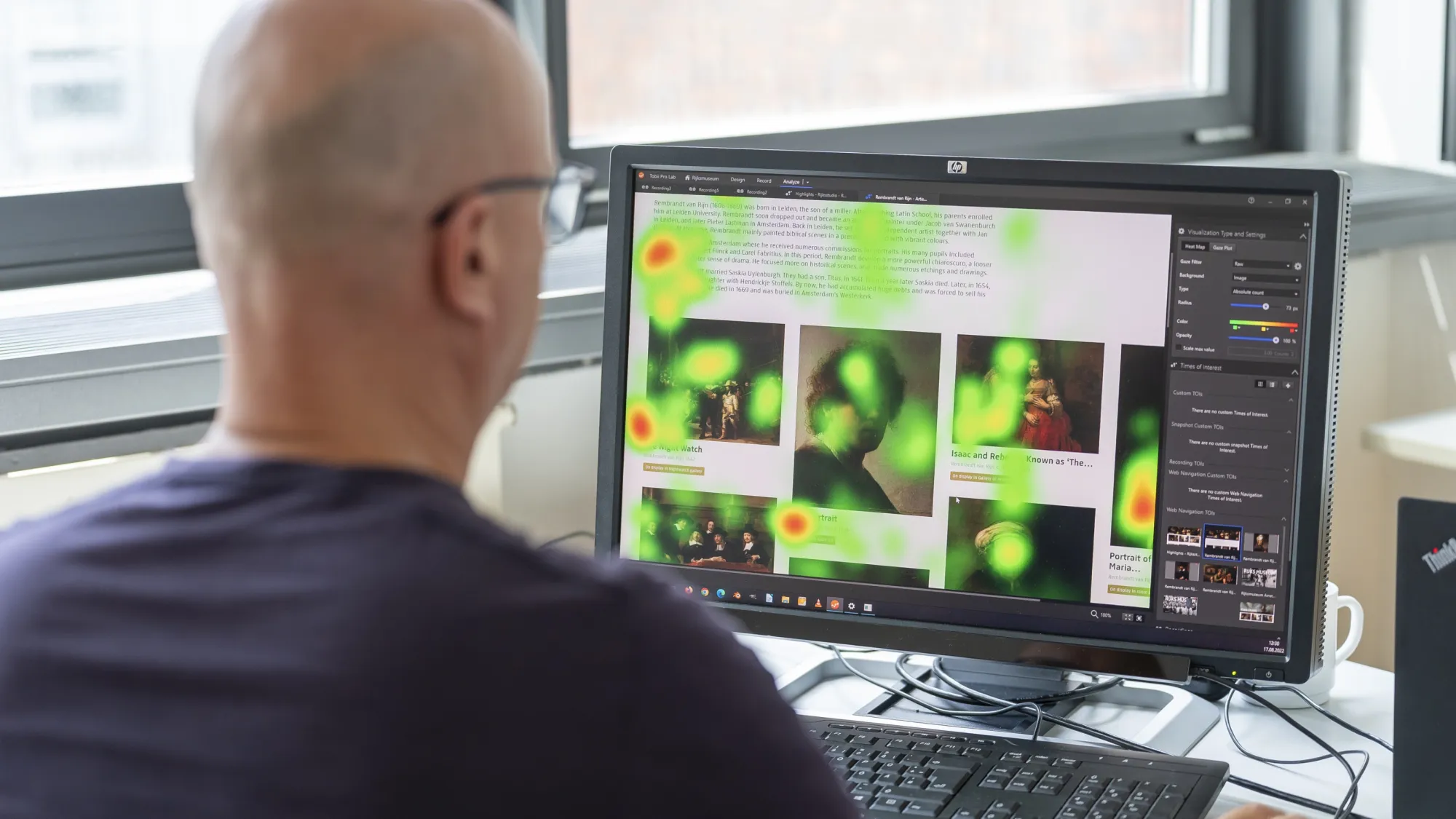 Ein Eye-Tracking-System zeichnet die Blickbewegungen eines Users auf