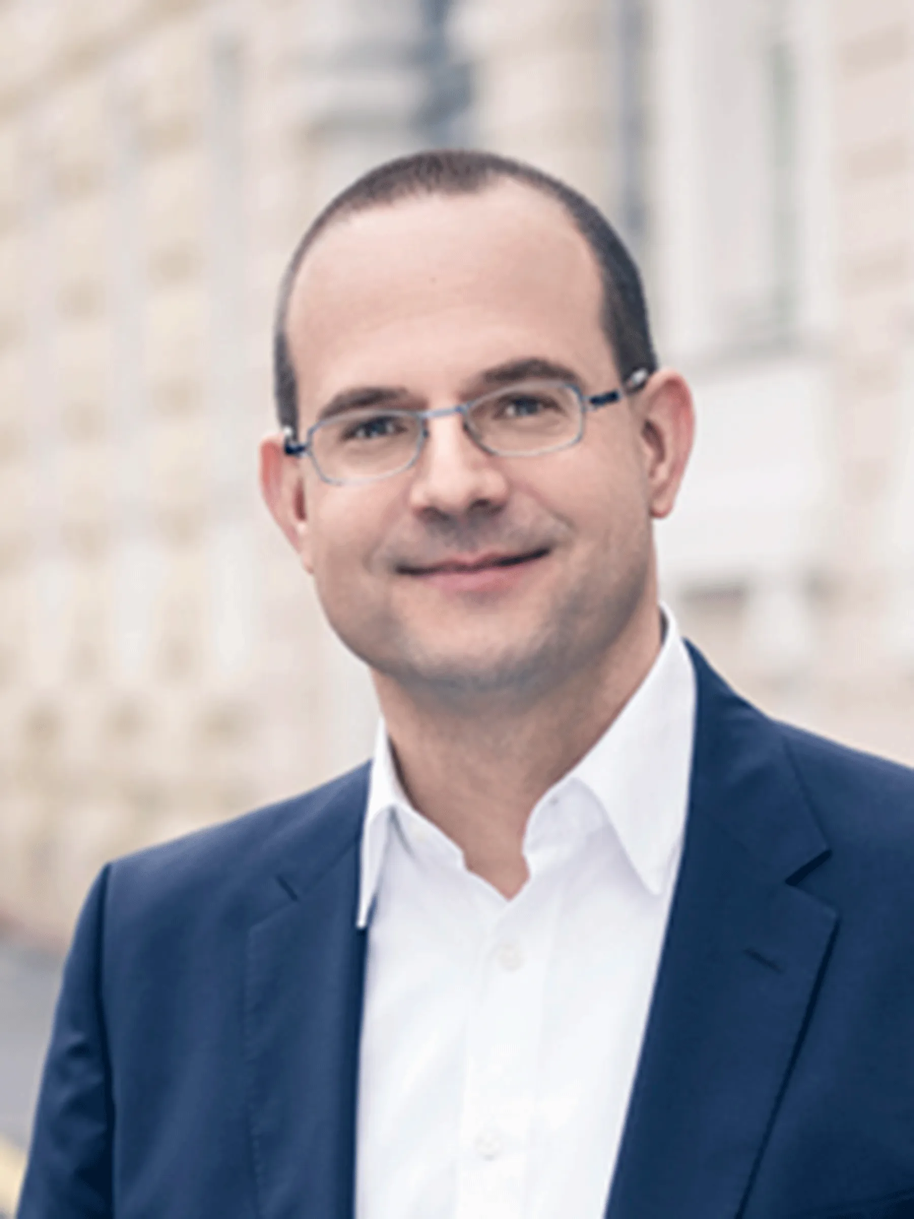 Portrait Tobias Dünow Staatssekretär Ministerium für Wissenschaft, Forschung und Kultur des Landes Brandenburg