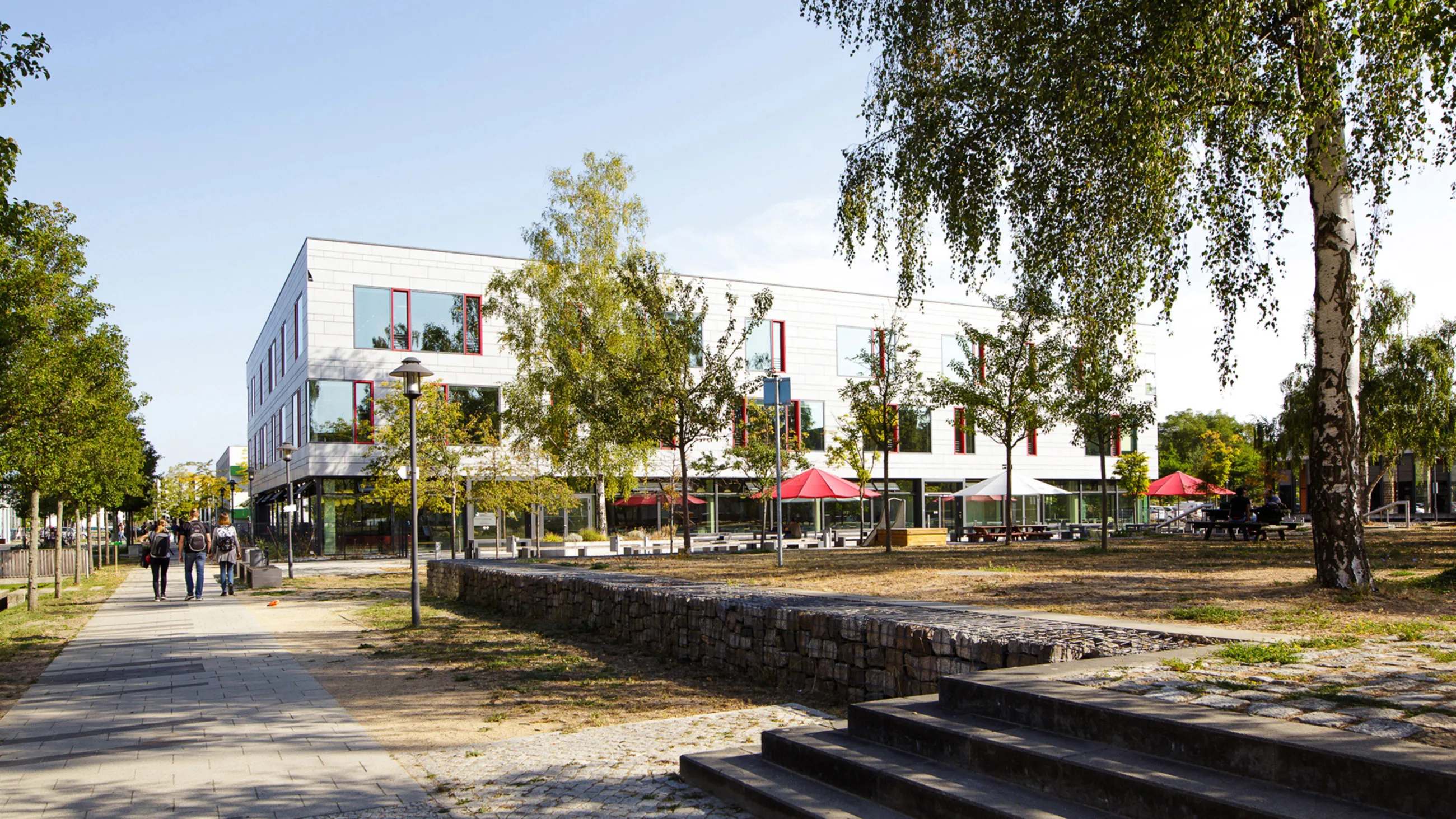 Campus der FH Potsdam mit Hauptgebäude