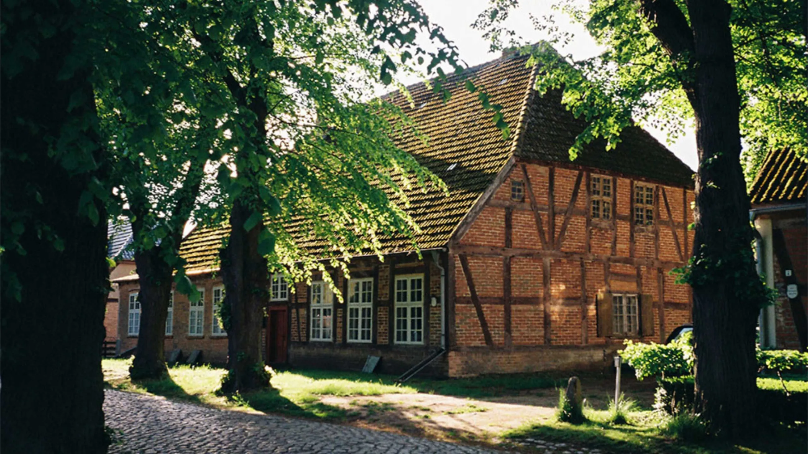 Ansicht des Küster- und Pfarrwitwenhauses in Nehringen