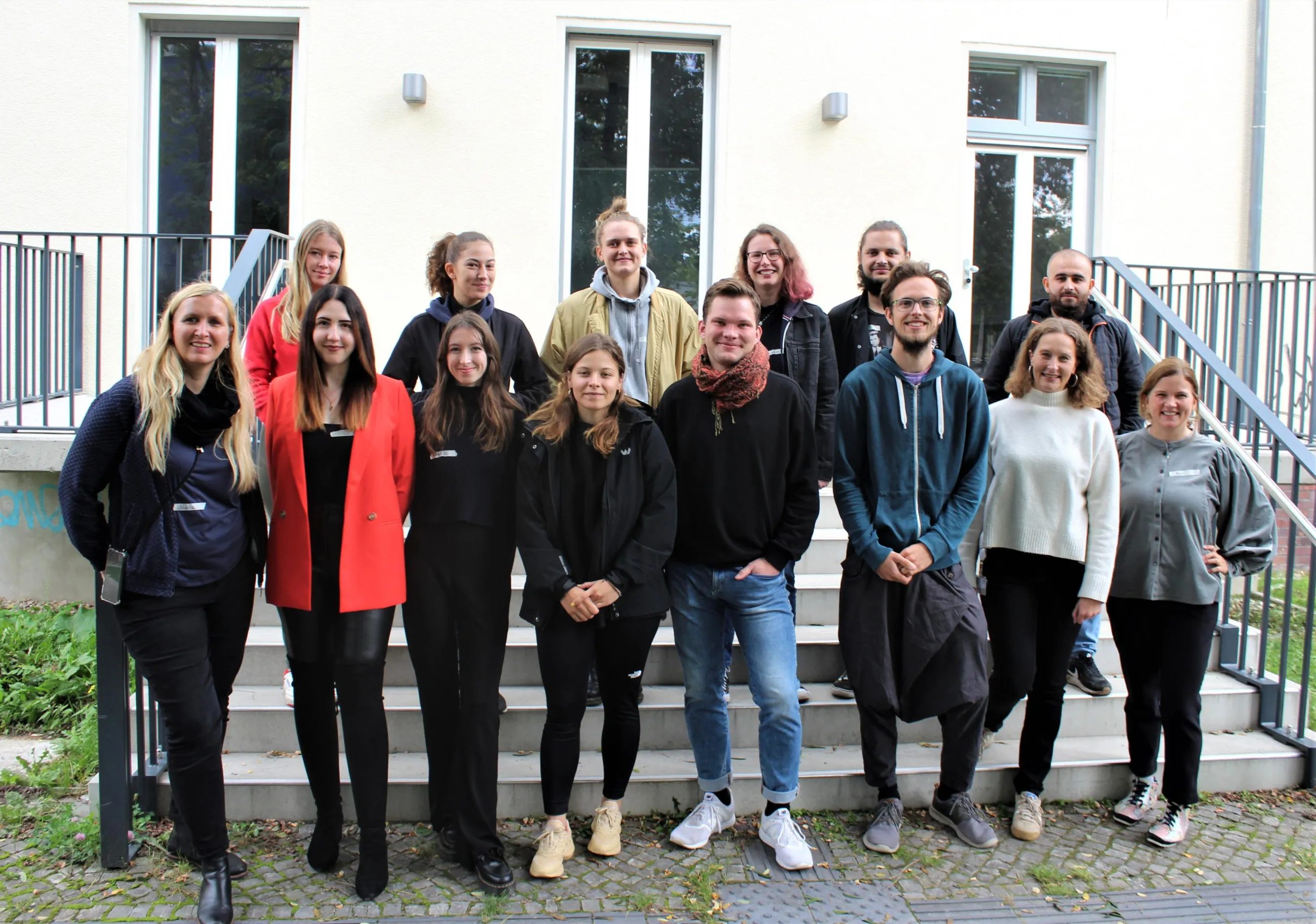 Gruppenbild mit Student*innen und Mitarbeiter*innen der FHP