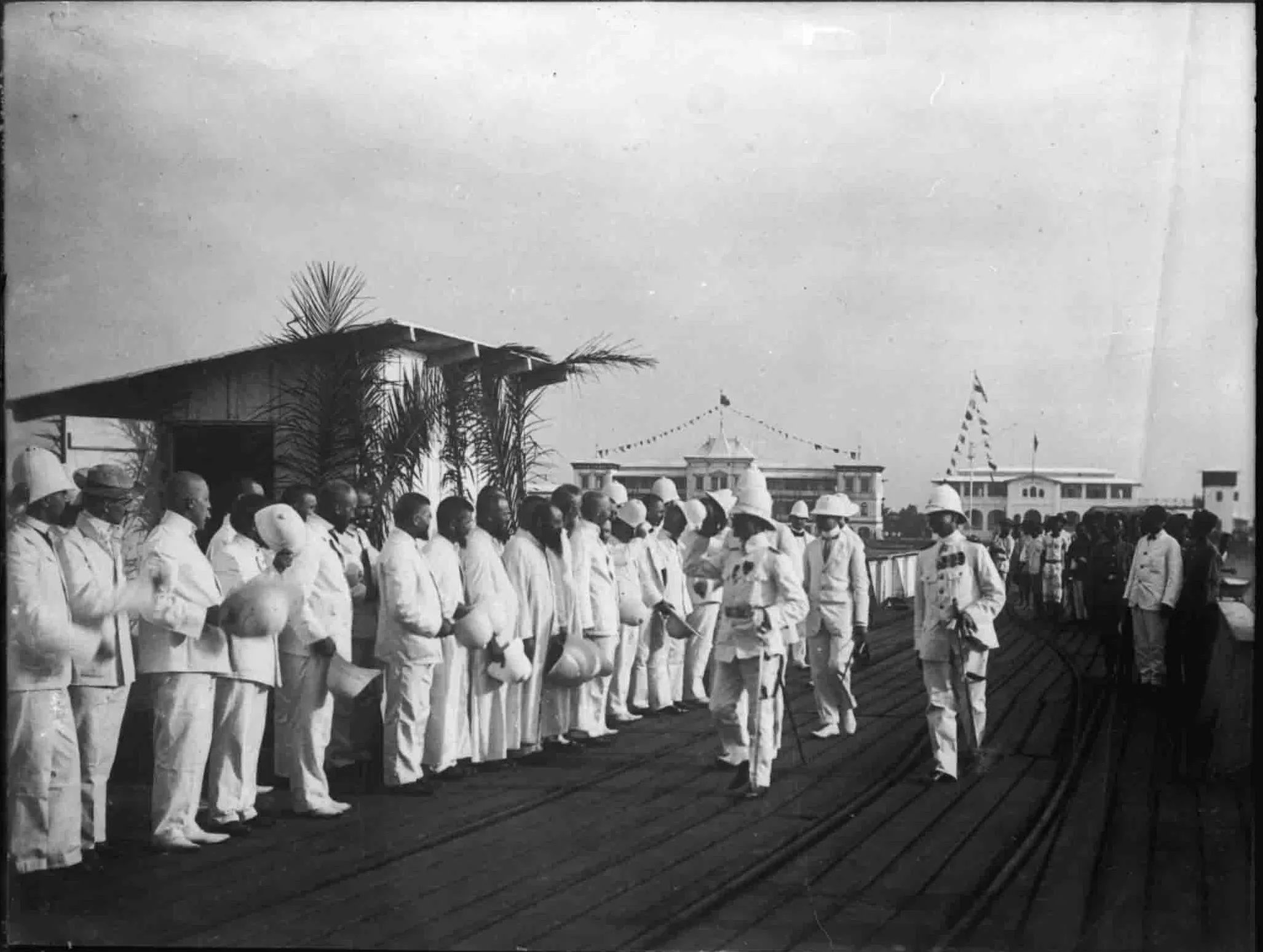  Abreise des Gouverneurs auf der Landungsbrücke in Lome, Togo