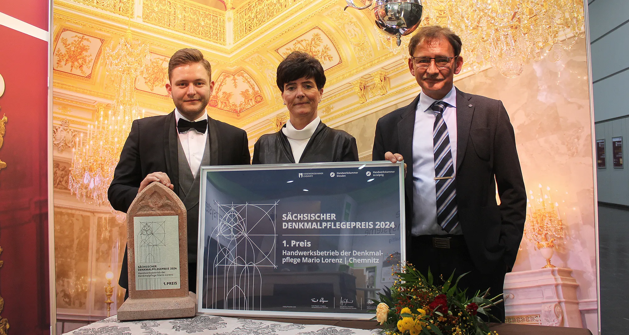 Toni Lorenz mit seinen Eltern bei der Preisverleihung Sächsischen Denkmalpflegepreis 2024 